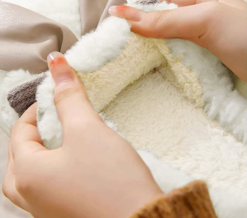 White Contrast Bowknot Applique Plush Winter Slippers