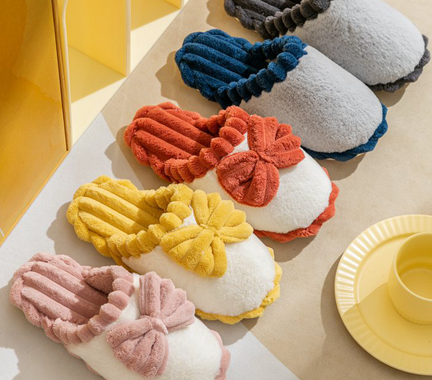 Fushia Bow Plush Winter Slipper