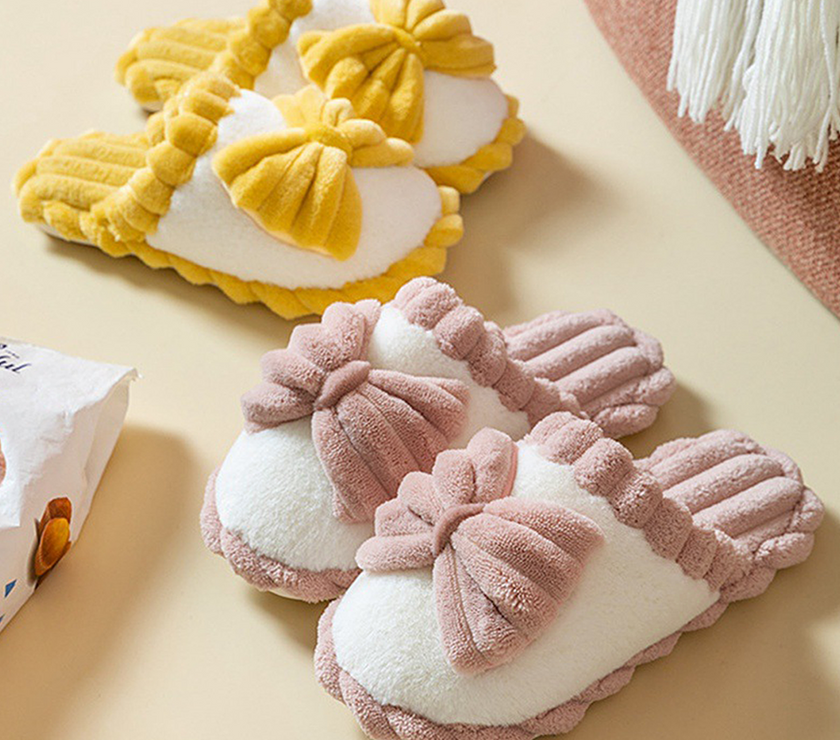Fushia Bow Plush Winter Slipper
