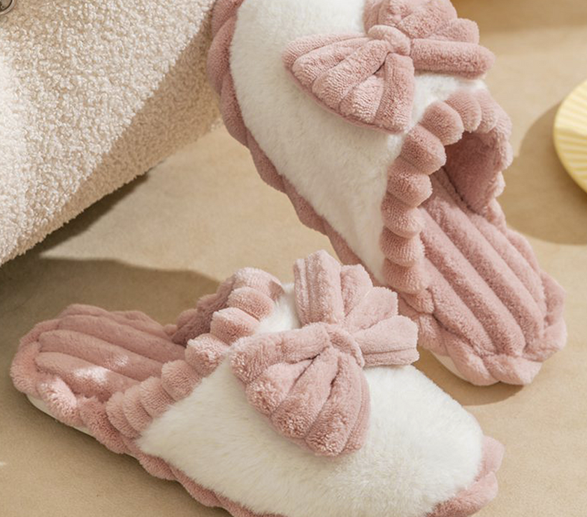 Fushia Bow Plush Winter Slipper