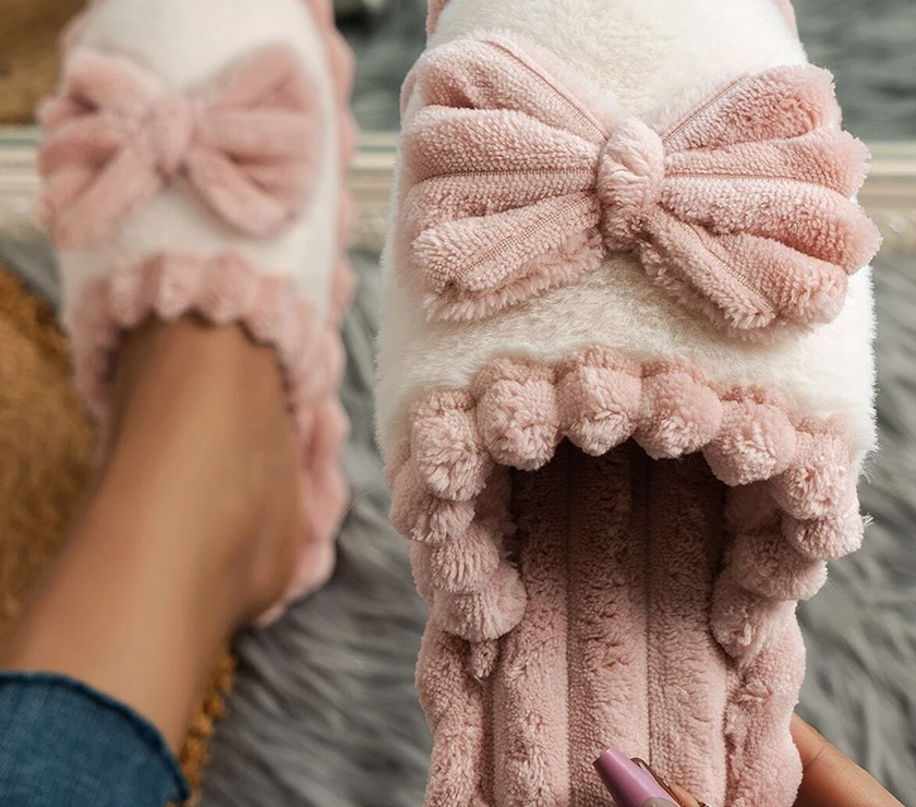 Fushia Bow Plush Winter Slipper